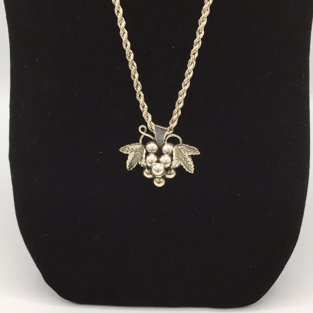 Sterling Silver Solid Rope Chain and Grape Pin